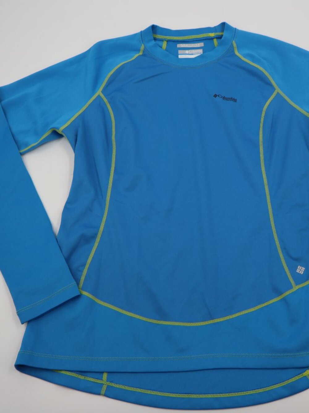 Columbia Titanium Shirt Womens Large Blue Long Sleeve Omni-Wick Active Top